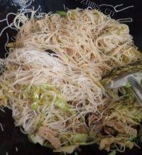 一个人的炒米粉