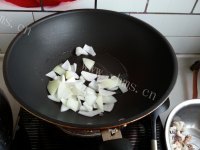 可口的韩式辣酱炒鱿鱼做法图解4)