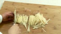 家常菜木耳土豆丝做法图解1)