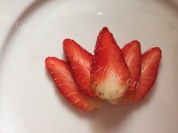 色味俱佳的出水芙蓉做法图解2)