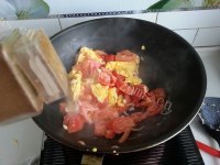 鲜美可口的西红柿炒鸡蛋做法图解9)
