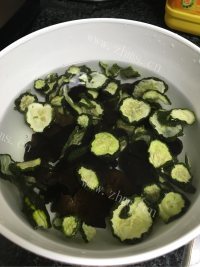 凉拌黄瓜干片做法图解1)