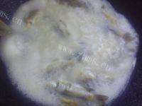 健康美食鲫鱼冬瓜汤做法图解5)