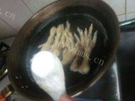 美味红烧鸡爪做法图解2)