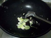 美味的西红柿鸡蛋挂面做法图解4)
