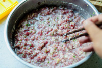 豆角肉馅饺子做法图解3)