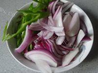 家常菜青椒牛肉做法图解2)