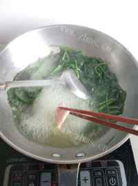营养嫩肉菠菜汤做法图解6)