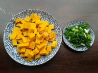 葱香南瓜饭做法图解2)