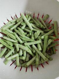 家常菜蚝油炒豆角做法图解1)