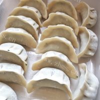 色泽鲜亮的荠菜饺子做法图解3)