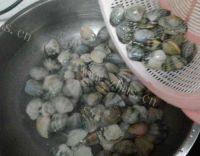 美味的辣炒花甲做法图解4)