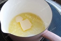 美味的咖喱鸡肉乳酪焗饭做法图解2)