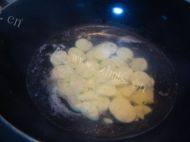 家常菜香菜豆腐汤做法图解4)