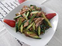 家常菜黄瓜炒瘦肉