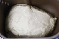 美味的豆沙卷面包（烤箱烤豆）做法图解4)