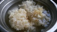 美味的银耳红枣羹做法图解5)