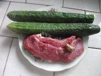 美味的黄瓜肉片汤做法图解1)