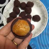 美味的红豆蛋黄酥做法图解3)