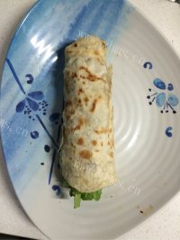 特色刷酱卷饼做法图解8)