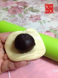 自制枣泥菊花酥做法图解23)