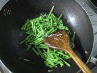 美味清炒豇豆做法图解7)