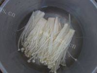 家常菜油泼金针菇做法图解3)