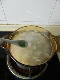 美味的芋头豆腐汤做法图解9)
