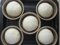 自制豆沙小餐包做法图解13)
