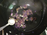 好吃的香葱紫甘蓝杂酱面做法图解5)
