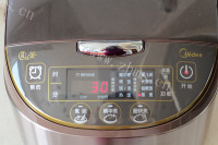 色泽鲜亮的金枪鱼紫菜包饭做法图解4)