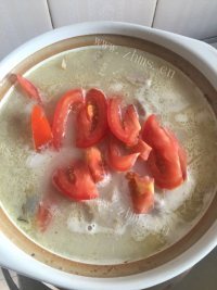 好喝的香芋草鱼头煲做法图解3)