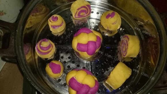 热腾腾的彩色馒头