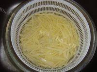 「DIY美食」青椒土豆丝做法图解2)