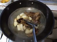 美味的红烧羊排做法图解8)