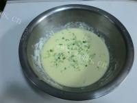 香飘十里的葱花鸡蛋饼做法图解4)