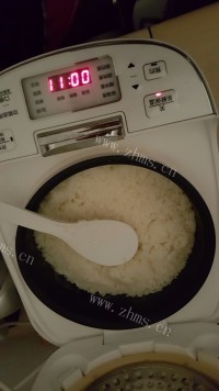 好吃的牛奶煮米饭做法图解4)