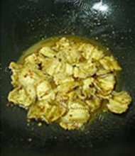 焖煮的土豆肉片做法图解5)