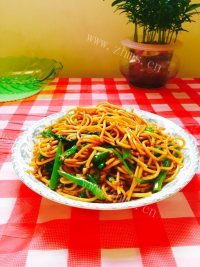 美味的酱油炒面