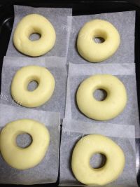 自制多彩甜甜圈做法图解8)