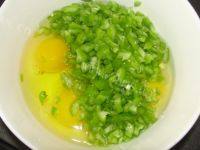 家常菜尖椒摊鸡蛋做法图解3)