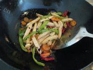 家常菜青椒豆腐干做法图解10)