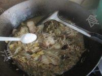 酸菜汆白肉自制做法图解16)