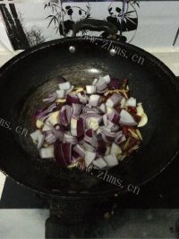 秘制麻辣羊肉丁做法图解6)
