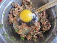 鲜甜猪肉馄饨做法图解6)