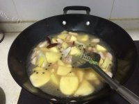 美味营养的土豆烧肉做法图解5)
