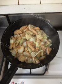 美味的白菜海米炖豆腐做法图解7)