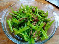 爽口芹菜炒牛肉