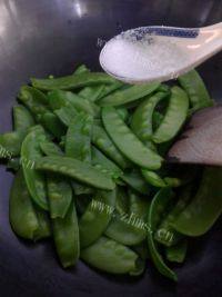 家常清炒荷兰豆做法图解5)