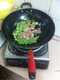 家常菜菜梗炒肉做法图解4)